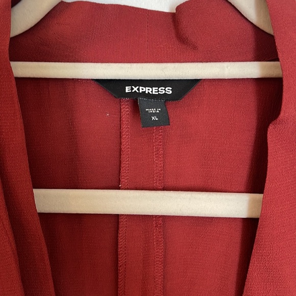 Express Red Top - Picture 3 of 6